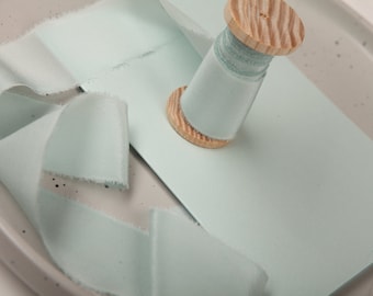 SEAFOAM-Seidenband, handgefärbtes Blumenstraußband mit roher Kante. Seidengefärbtes Band