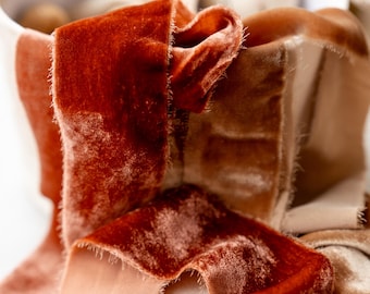 Cinta de terciopelo MOCHA MOUSSE Teñida a mano Cinta de ramo marrón Borde sin rematar Cinta de boda Cinta de terciopelo de seda deshilachada Hecha a mano