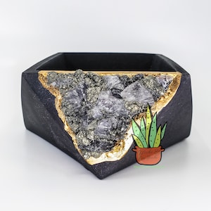 DIAMONTE: Quartz and Pyrite | Concrete Pot | Cacti & Succulent Planter | Air Plant Holder | Geode Planter| Desk Accessories | Boho Décor