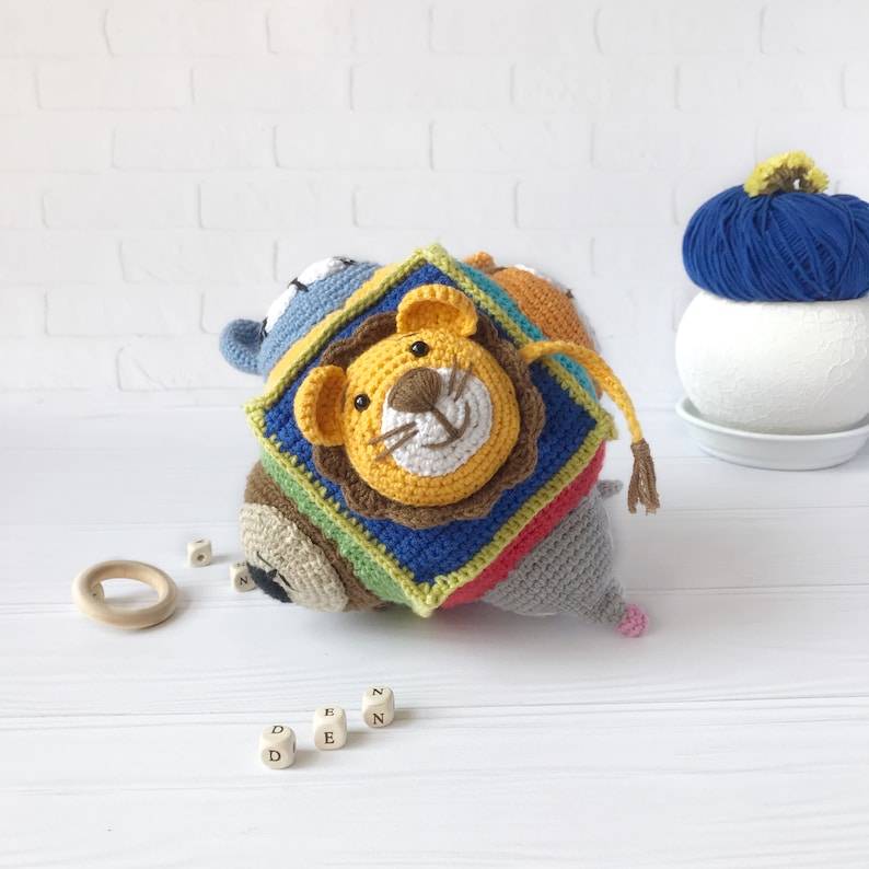 Activity cube animals crochet Montessori activity Education cubes Toys for the senses Buse cube for baby