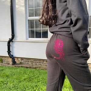Pantaloni da jogging con tigre in strass fatti a mano, pantaloni della tuta con strass personalizzati