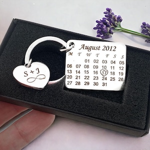 Calendar keychain, anniversary date keychain - personalized steel custom date keychain, anniversary gift idea - couples gift