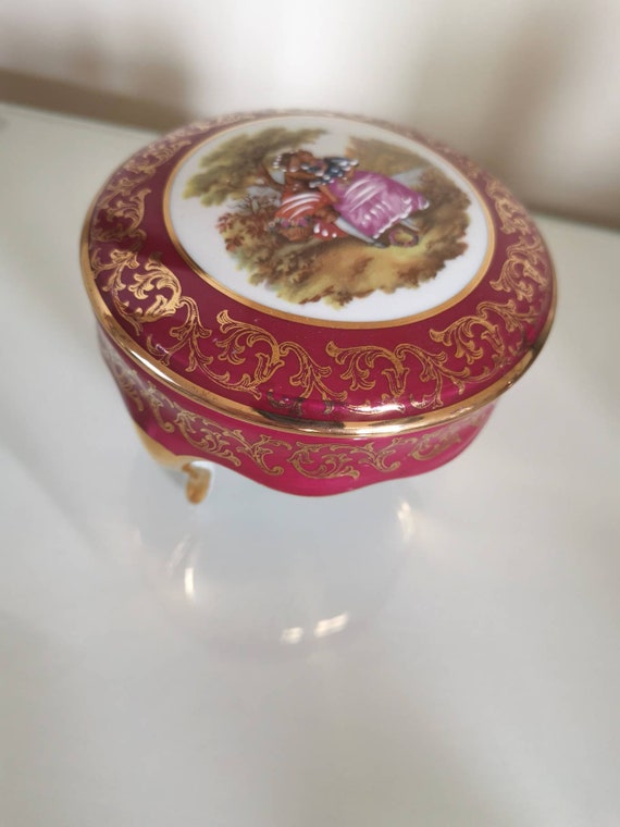 Duo d'assiettes décoratives en porcelaine d'après Fragonard - Décoration