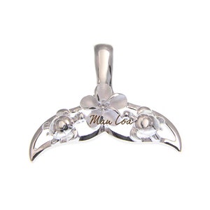 Colgante de plata de ley 925 con forma de tortuga, con circonita cúbica y flor de plumeria hawaiana y cola de ballena