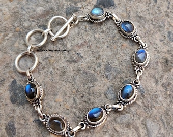 Natural Labradorite bracelet, Gemstone bracelet, Birthstone bracelet, Handmade Bracelet, Women Bracelet, Hand Bracelet, Beatiful Bracelet,