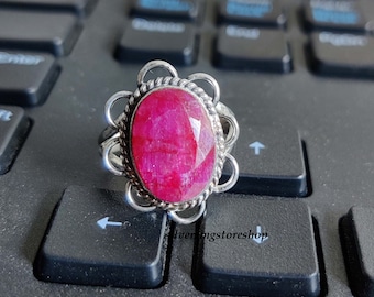 Anel de Rubi Natural, Anel em Prata de Lei 925, Anel Feito à Mão, Anel de Aliança, Anel com Gema, Anel de Rubi Bruto em Prata, Anel Marcante, Anel Boho, Presente