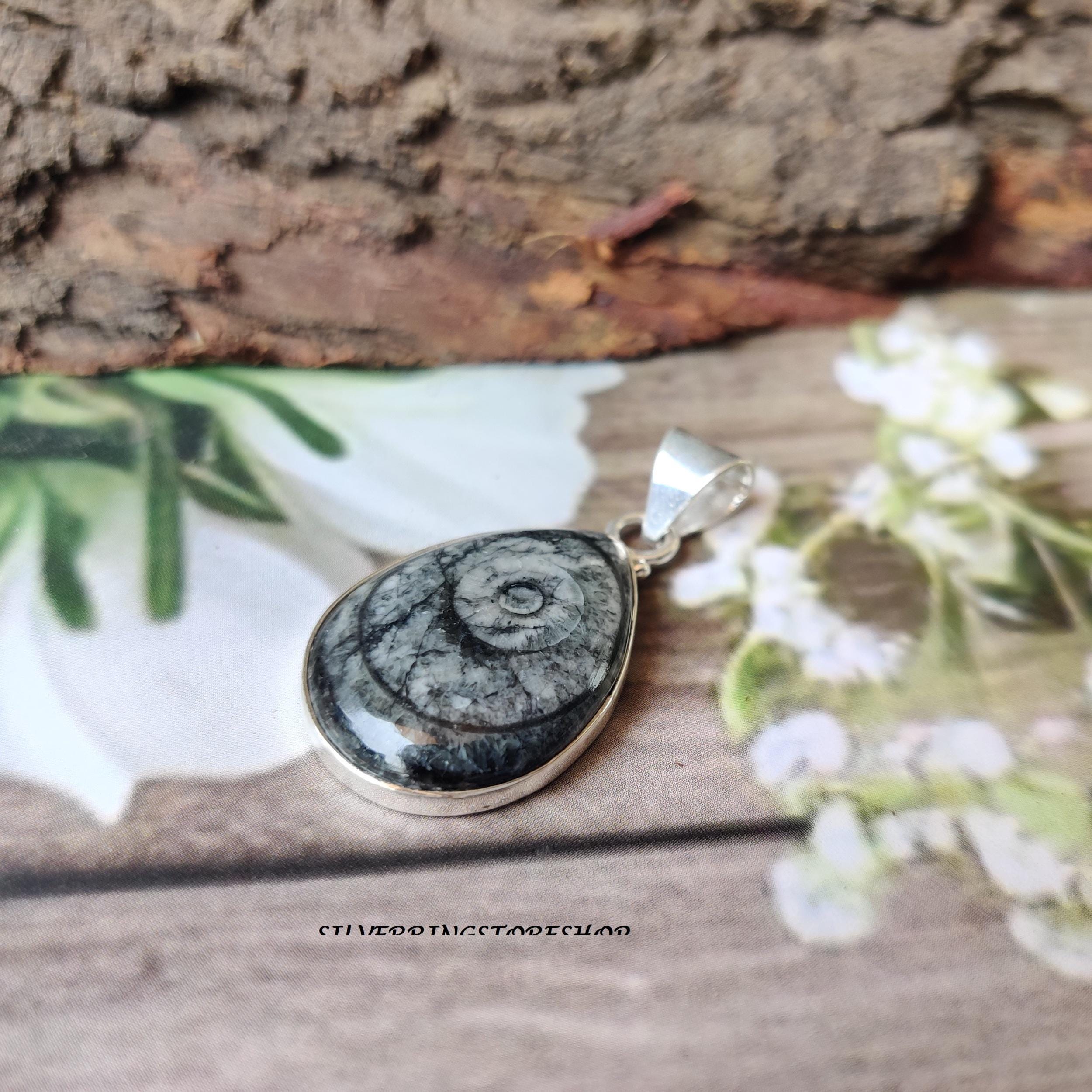 Ciondolo Artigianale In Argento 925 Con Fossile Naturale Di Ortocera, Pietra Nera A Goccia, Regalo Donna