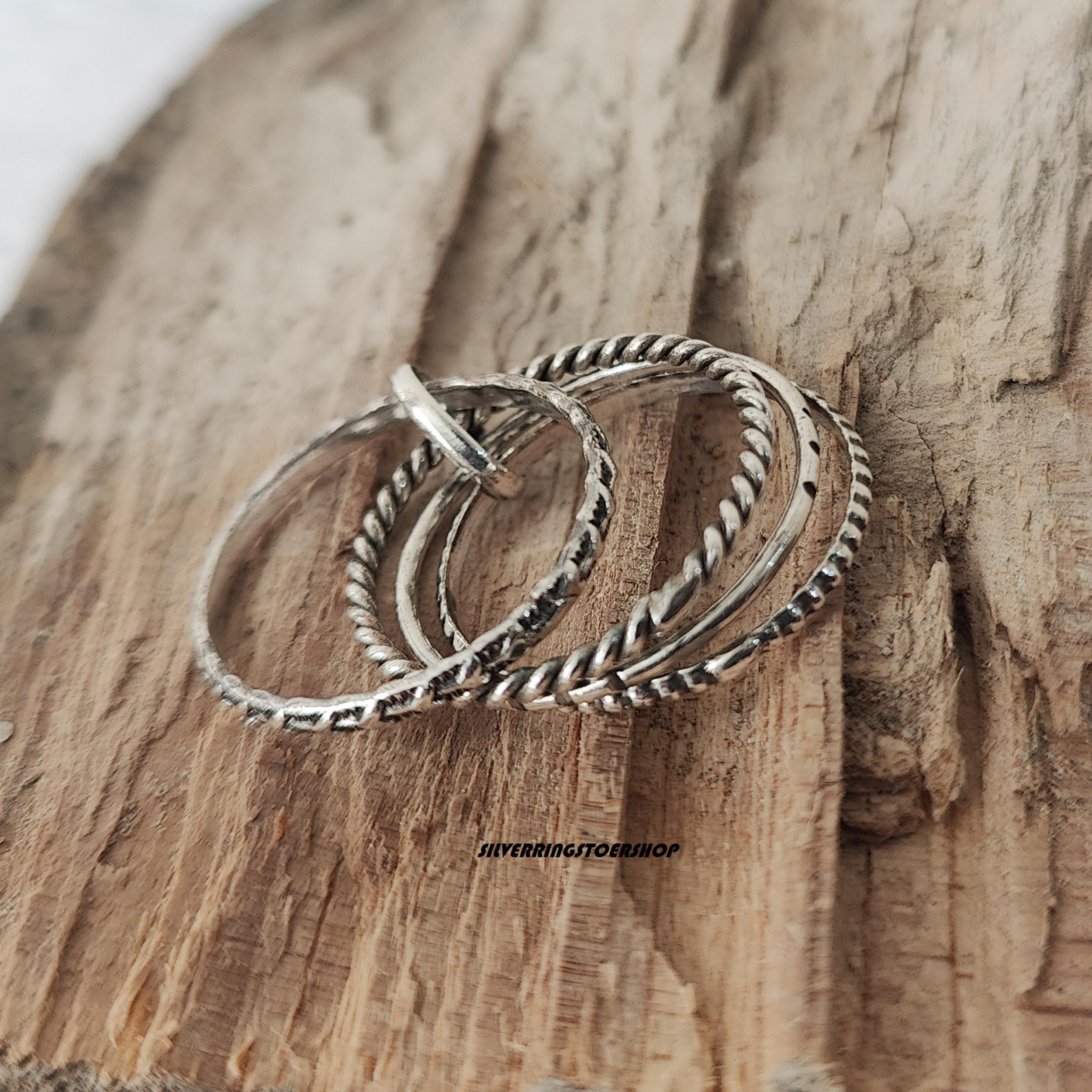 Bague Ancienne En Argent Massif, Jonc Avec Pierre Bleue, Style Vintage - Occasion Mais Belle Pièce Unique