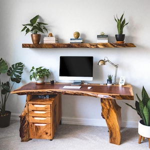 Escritorio rústico industrial de borde vivo, mesa hecha a mano con escritorio de oficina de madera maciza, escritorio de nogal, escritorio grande