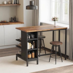 Mesa de bar de cocina de estilo industrial con patas de metal y estantes de almacenamiento para comedor de apartamento moderno o rincón de desayuno pequeño.
