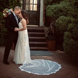 Bridal Cape / Wedding Cape / Cape Veil / Wedding Veil / Floral Veil / Lace Bridal Cape / Bridal Cloak / Winter Wedding / Vintage Pearl Veil