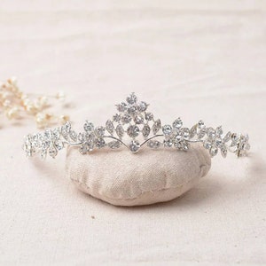 Bridal Tiara / Princess Tiara / Vintage Tiara / Fairytale Wedding Tiara /  Small Tiara / Disney Tiara / Bridesmaid Tiara / Flower Girl Tiara