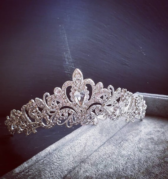 Braut Tiara / Prinzessin Tiara / Kristall Diadem / Silber Vintage Krone /  Märchen Hochzeit Tiara / Große Haarschmuck / Disney Tiara -  Österreich