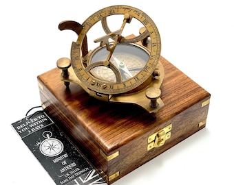 Bússola de Sol Vintage Grande de 4,5" em Latão Maciço com Design Retrô Steampunk, Linda Bússola de Sol com Caixa de Madeira.
