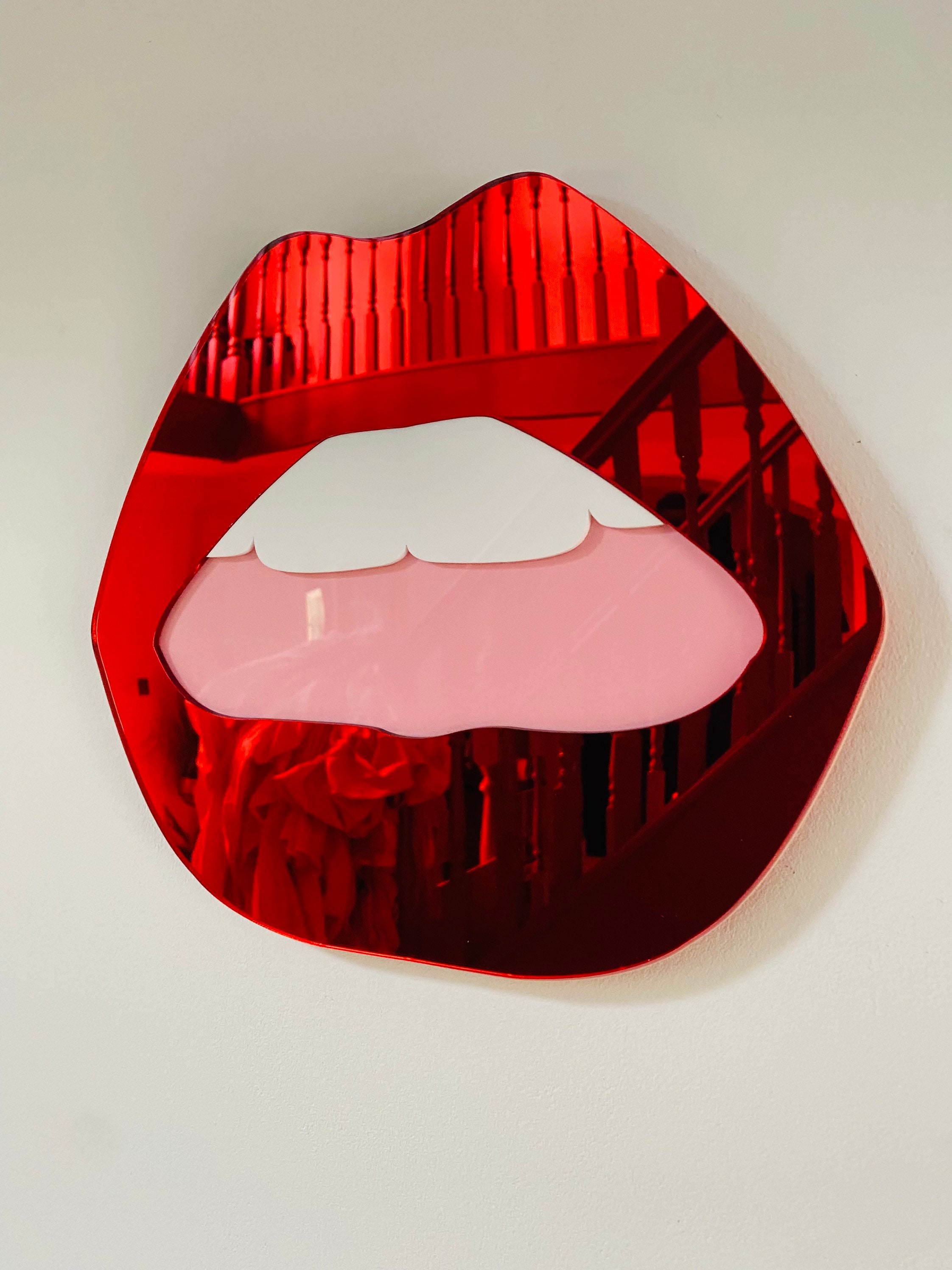 Miroir décoratif en forme de bouche