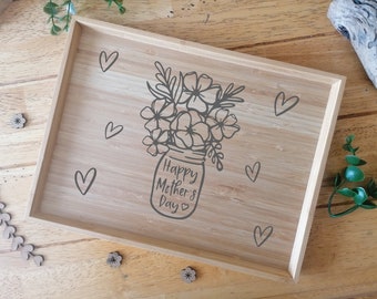 Bandeja de madera grabada con láser para el Día de la Madre: Tabla de servir personalizada