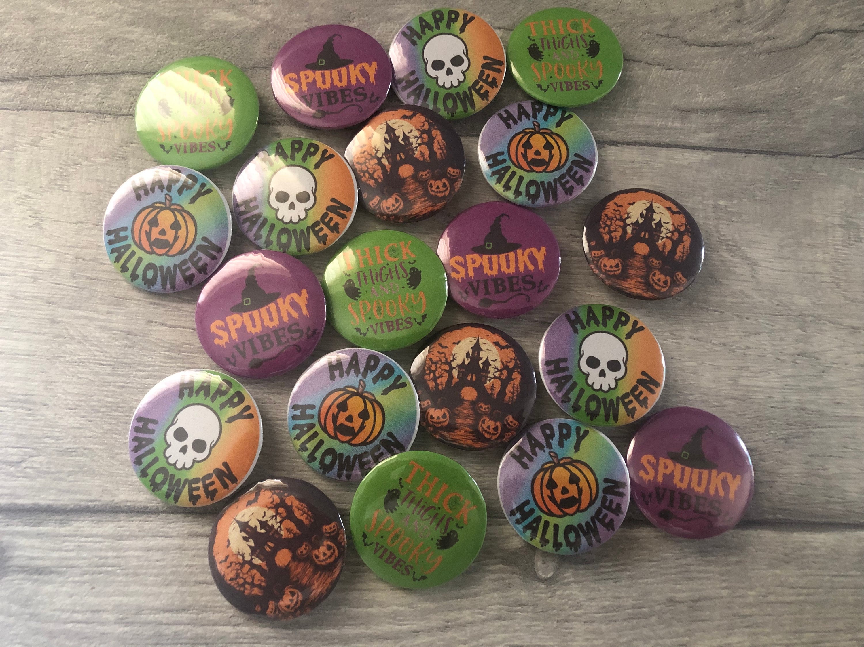 Odznaka Halloween | Dynia | Wesołego Halloween | Humor | Prezent | Szkielet | Halloween | Przedmiot kolekcjonerski | Odznaka