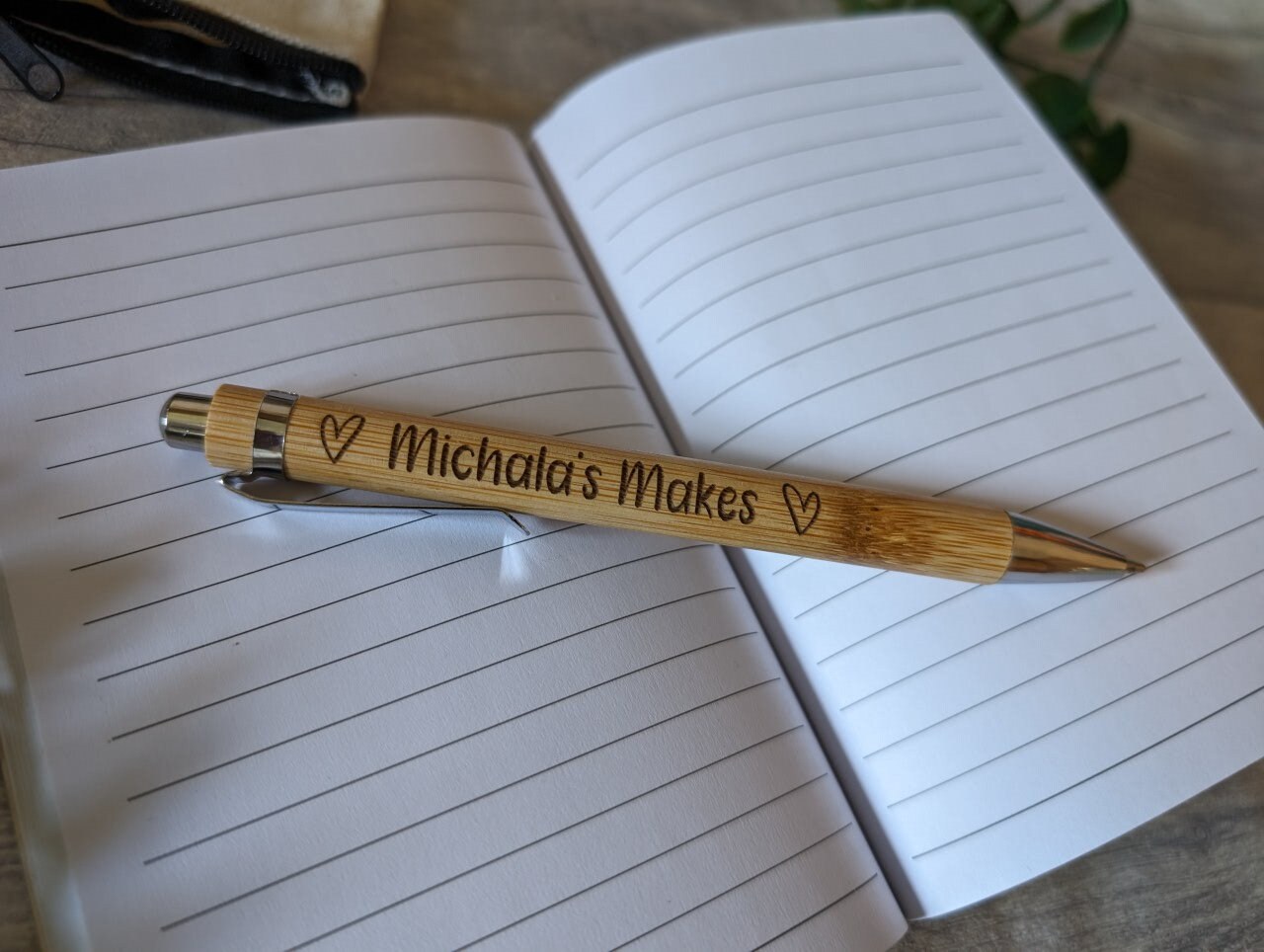 Penna in Bambù con Incisione Migliore Maestra del Mondo, Idea Regalo per compleanno, Natale, festa, insegnante insegnante di scuola elementare fine anno scolastico grazie