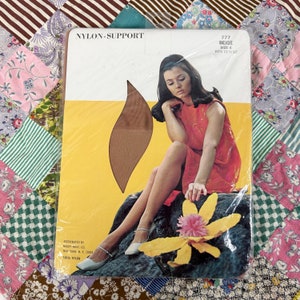 Deadstock NIP Vintage 60&#39;s Bagry Hosy Co Beige Nylon Support Stockings - HOVA0020