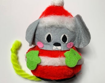 Vintage Felt Christmas Mouse Weighted Plush 1975 Russ Berrie & Co. - HOVG0082