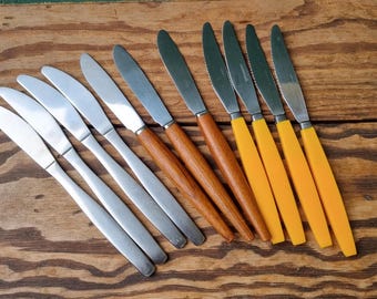 Sweden Fruit Knives Rostfritt Stahl, Yellow Plastic, Teak Handles