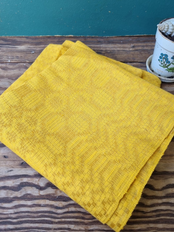 From Sweden＊Vintage linen Cloth・* Z - SWISS APPENZELL LINEN CLOTH 100