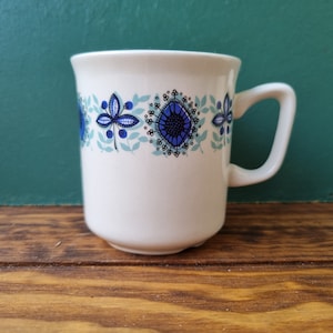 FIGGJO FLINT Flint Turi design, Norway Cup, Blue  Floral Pattern 70s
