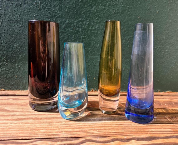 Set von 4 Mid Century Modern farbige Kunst Glas Bud Vasen