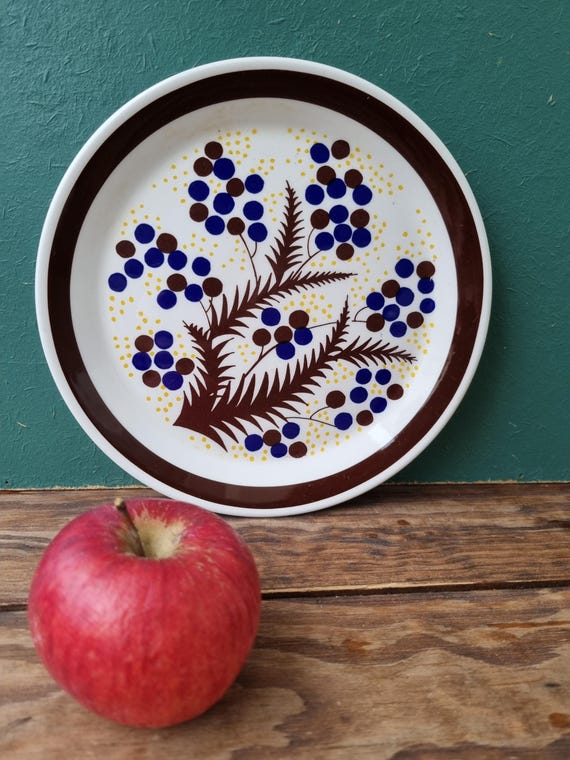Stavangerflint Krekling Plate- Blue and White Norwegian Floral