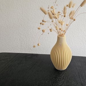 Verticalis Vase | 3D printed vase | decorative vase | sustainable | eco-friendly gift | girlfriend gift | Mother's Day | mom gift