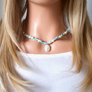 Larimar necklace with moonstone, larimar nuggets and freshwater pearls, a sophisticated accessory for any season, a gift idea for women.