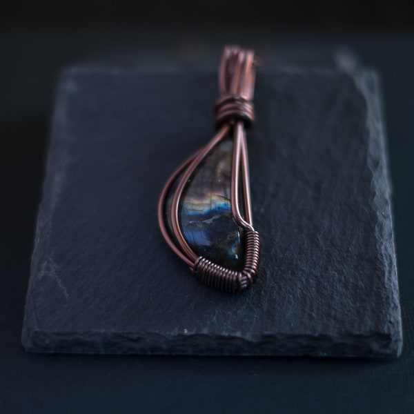 COLLIER LABRADORITE, Pendentif Labradorite, Pendentif fait main, Wire Wrap, Collier en cristal bleu