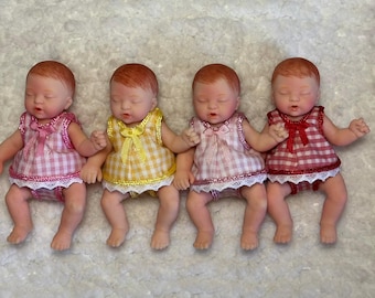 Zuru Mini Baby Clothes, 6cm Baby. Dollhouse and Miniatures.