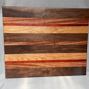 Cutting board/charcuterie board/cheese board/serving