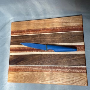 Cutting board/charcuterie board/cheese board/serving