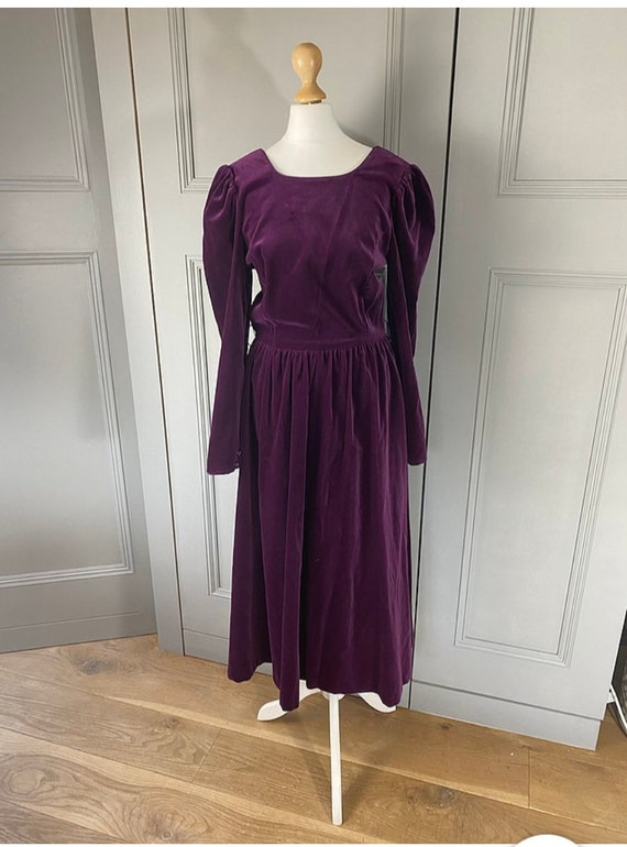 Vintage Marion Donaldson plum velvet dress. 10/12
