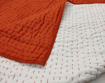 Couvre-lit Kantha orange brûlé fait main, linge de lit bohème réversible en coton, couvre-lit léger en coton