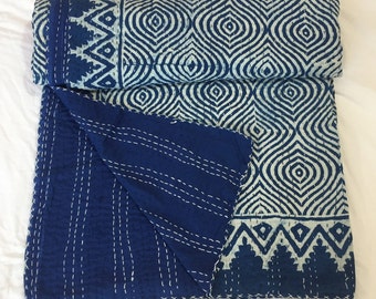 Kantha-Tagesdecke aus Baumwolle, handgefertigte Dabu-Indigo-Tagesdecke, Überwurf, handgefärbte Bettdecke, indische Bettwäsche, Kantha-Steppdecke, Queen-Size-Größe ART#157