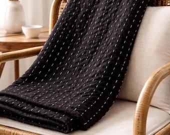 Edredón Kantha negro hecho a mano, manta de algodón con hilo blanco, colcha de estilo bohemio, edredón minimalista tamaño king.