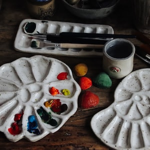 Mixing palette, painting palette made of stoneware ceramic, different shapes to choose from