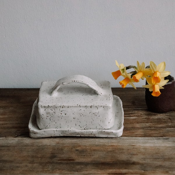 PUR butter dish with lid, European butter sizes, stoneware ceramics, 27 colors to choose from, breakfast dishes, hand-made