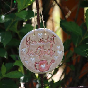 Letrero de cerámica para decoración de jardín: &quot;Aquí crece la felicidad&quot;: letrero decorativo hecho a mano, resistente a la intemperie, para jardín o balcón.