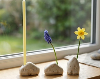 Miniatuur keramische huisjes "Scandi Lights", handgemaakte decoraties, kaarsenstandaards en mini vaasjes van steengoed.
