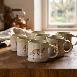 Mug Animaux de la forêt avec dorure à l'or 24 carats, en céramique grès tournée à la main, contenance 300 ml
