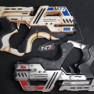 Cosplay Prop  M-77 Paladin or M-6 Carnifex Mass Effect with moving bolt and trigger