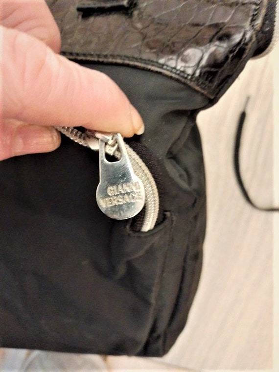 Authentic GIANNI VERSACE 80s shoulder bag - Black… - image 5