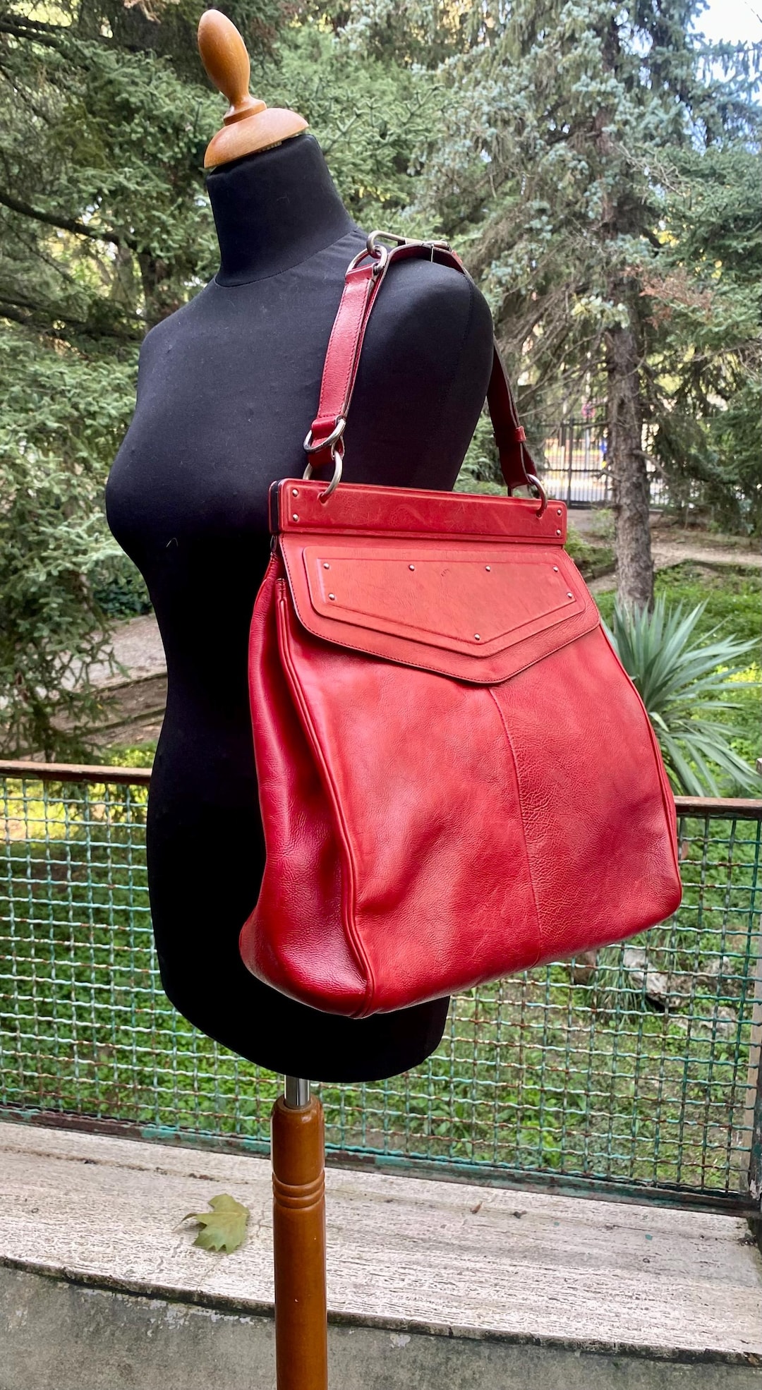 レッド（赤）系 Saint Laurent(サンローラン) ショルダーバッグ YVES