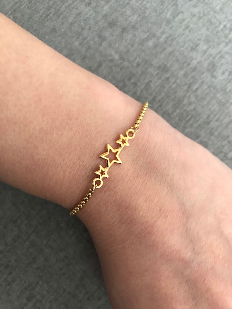 Minimalist women/'s trendy adjustable bracelet with a pendant