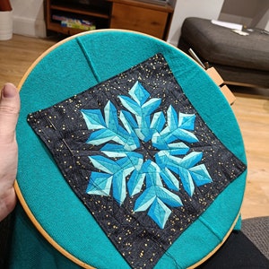 Simple Snowflake FPP Quilt Pattern - 6 Sizes - Plus BONUS 10