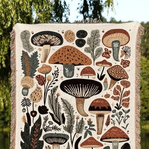 Retro Vintage Mushrooms Woven Throw Blanket | Mushroom Tapestry Woven | Mushroom Throw Blanket Toadstool Aesthetic | Mushroom Woodland Decor